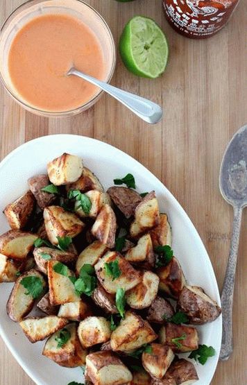 Foto cu Patatas Bravas cu sos de roșii Aioli