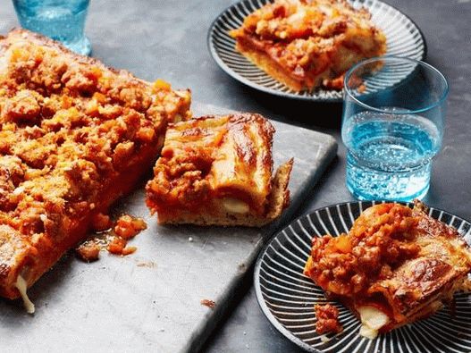 Photo Pizza cu o crustă umplută cu mozzarella