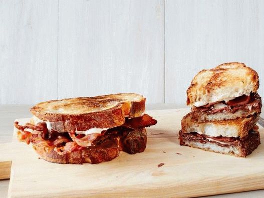 Sandwich-uri Elvis Presley în italiană Sandwich-uri Elvis Presley în italiană