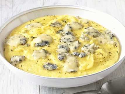 Foto de Polenta cu brânză albastră