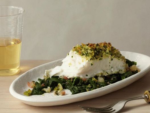 Halibut în paine crocantă cu cărbune în cuptor