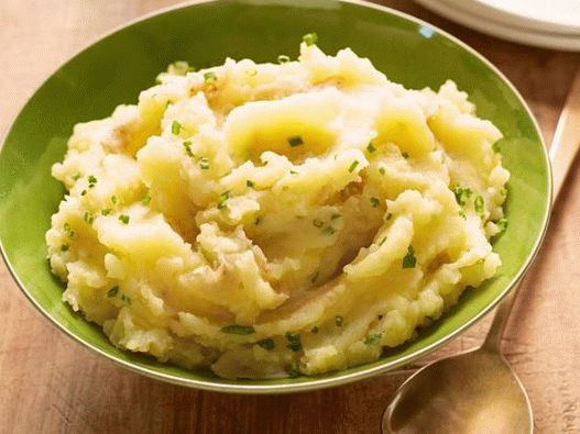 Vegan împletit cu usturoi copt