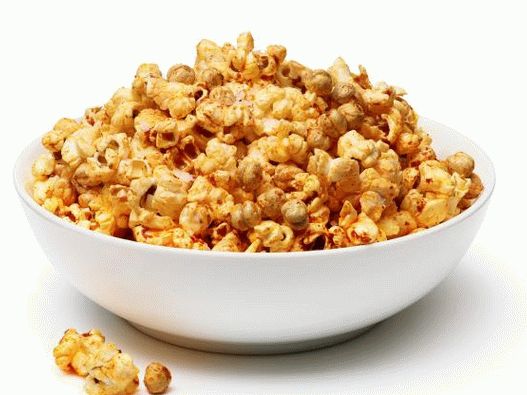 Popcorn foto cu năuturi crocante și paprika