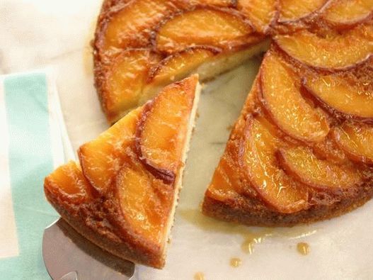 Foto cu farfuria - Pie schimbând cu piersici caramel