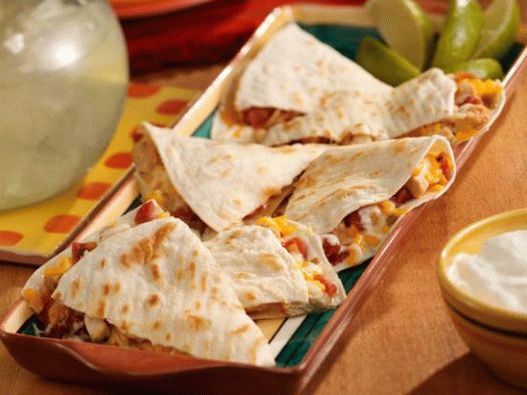 Foto Quesadilla simplă cu pui