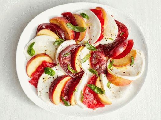 Foto - Salată de Caprese cu piersici