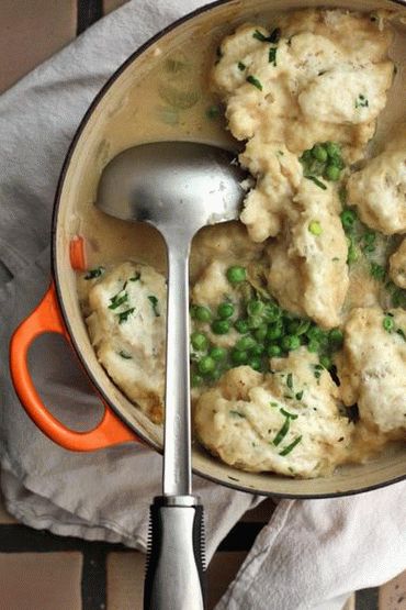 Supa foto simplă cu găluște prăjite