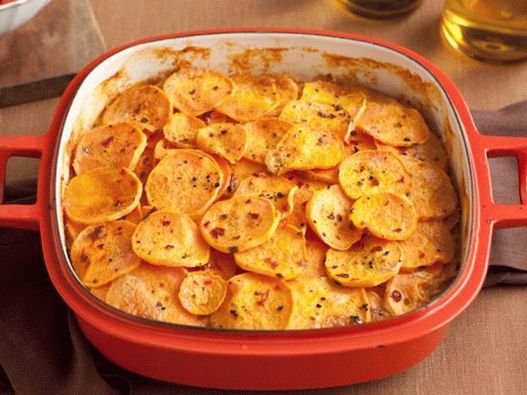 Caserola cu cartofi dulci cu ardei afumat