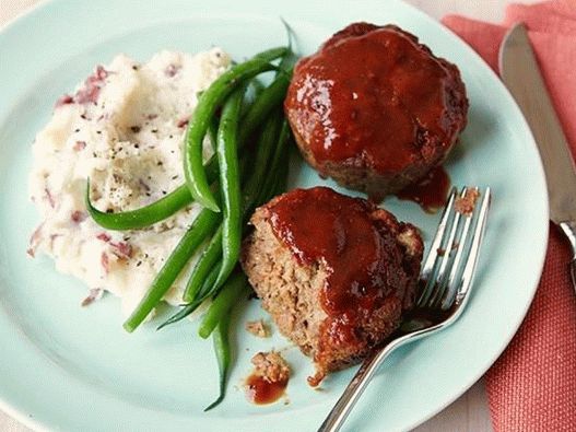 Brioșe de carne cu sos de grătar