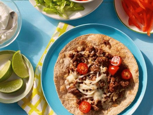 Quesadilla cu toppinguri din care să alegeți