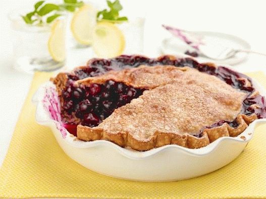 Placinta cu lamaie de afine pe un tort cu unt stratificat