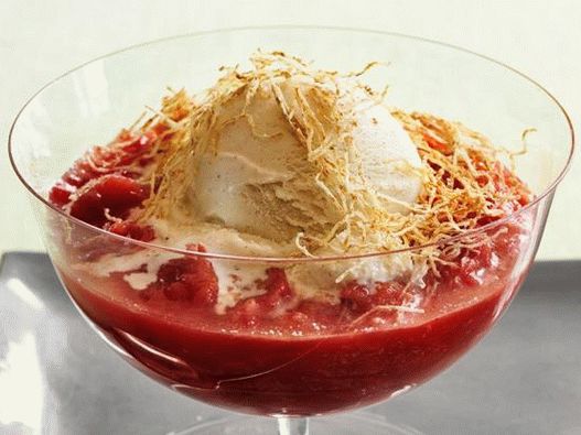 Dulceata de rubarbă cu înghețată