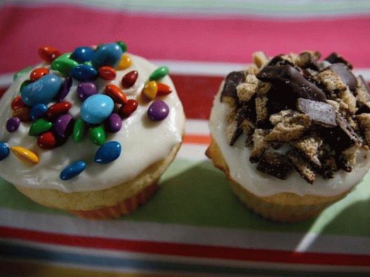 Cupcakes de Paște cu glazură de ciocolată albă