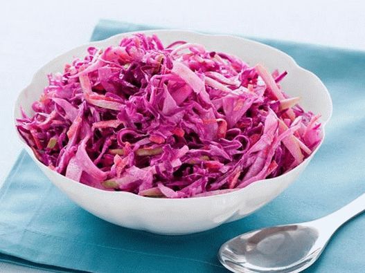 Foto - Salată cu varză roșie, morcovi și mere