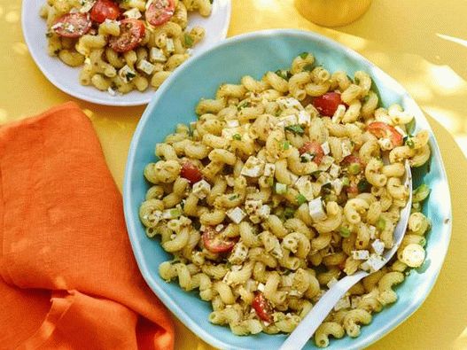 Fotografia felului de mâncare - Salată de paste cu pesto de lămâie