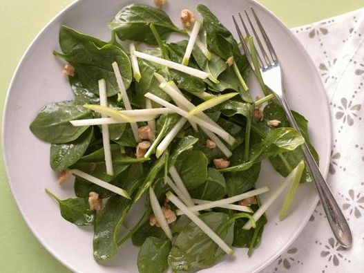 Salată cu spanac și măr verde