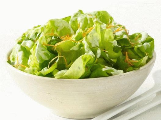 Salata Boston cu pansament cu lapte fermentat