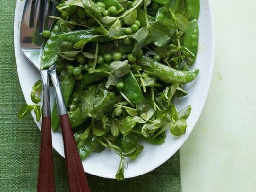 Salată de mazăre de zăpadă cu pansament caper