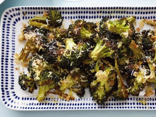Broccoli la cuptor cu brânză Asiago