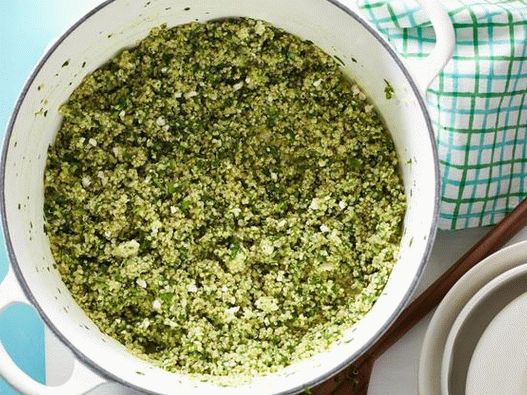 Quinoa integrală cu paste verzi picante