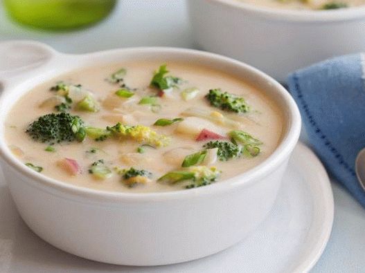 Chowder cu broccoli și brânză cheddar