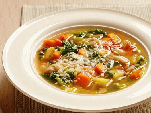 Minestrone cu parmezan