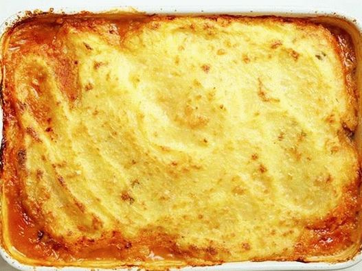 Caserole umplute cu ardei iute sub o crustă de porumb