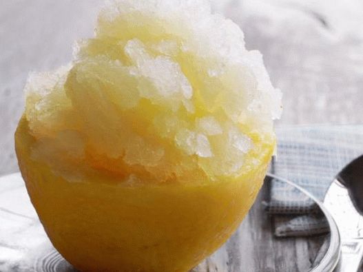 Foto - Gheață de fructe de limonadă cu busuioc