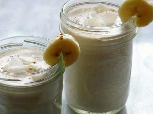 Smoothie de nucă de cocos cu banane