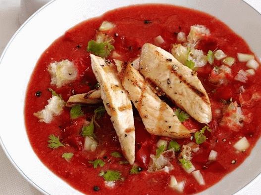 Supă de gazpacho cu pui prăjit în suc de lime