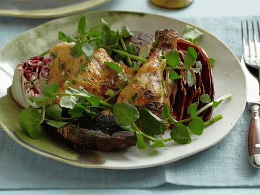 Salată de pui la usturoi la grătar, portobello și ciuperci radicchio