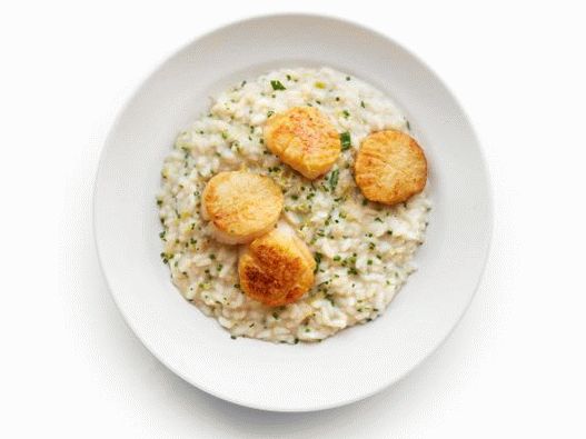 Foto de Risotto cu scoici, lămâie și ierburi