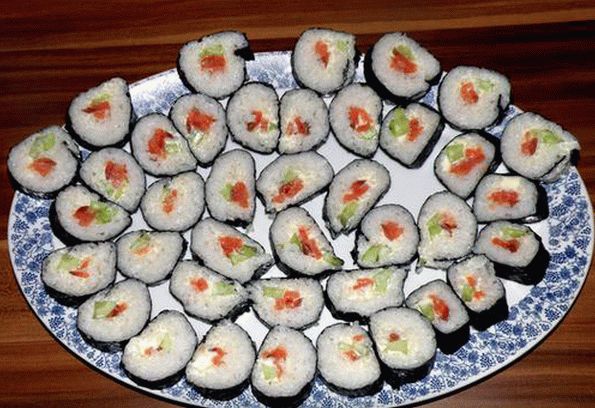  " ></p>
<ul>
<li>
<p>Timp de gătit </p>
<div id="toc_container" class="no_bullets"><p class="toc_title">Contents</p><ul class="toc_list"><ul><li><ul><li><a href="#45_min"><span class="toc_number toc_depth_3">0.0.1</span> 45 min </a></li><li><a href="#Farfurie_medie"><span class="toc_number toc_depth_3">0.0.2</span> Farfurie medie </a></li><li><a href="#1895kcal"><span class="toc_number toc_depth_3">0.0.3</span> 189,5kcal </a></li><li><a href="#reteta"><span class="toc_number toc_depth_3">0.0.4</span> rețetă </a></li></ul></li><li><a href="#Hai_sa_incepem"><span class="toc_number toc_depth_2">0.1</span> Hai să începem! </a></li></ul></li><li><a href="#Ingredientele"><span class="toc_number toc_depth_1">1</span> Ingredientele </a><ul><li><a href="#O_treaba_grozava"><span class="toc_number toc_depth_2">1.1</span> O treabă grozavă </a></li></ul></li><li><a href="#pasi"><span class="toc_number toc_depth_1">2</span> pași </a></li></ul></div>
<h4><span id="45_min"><time>45 min </time></span></h4>
</li>
<li>Dificultate la rețetă<br />
<h4><span id="Farfurie_medie">Farfurie medie </span></h4>
</li>
<li>Valoarea energetică<br />
<h4><span id="1895kcal">189,5kcal </span></h4>
</li>
<li>evaluare </li>
<li>
<h4><span id="reteta">rețetă </span></h4>
</li>
</ul>
<p>Rețeta pentru gătit acasă, rulouri delicioase, simple. </p>
<h3><span id="Hai_sa_incepem">Hai să începem! </span></h3>
<h2><span id="Ingredientele">Ingredientele </span></h2>
<p>0/9 ingrediente </p>
<ul>
<li><label>Nori 1 pachet </label></li>
<li><label>Somon – 200g </label></li>
<li><label>Brânză prelucrată -1 întreprindere unitară. </label></li>
<li><label>wasabi </label></li>
<li><label>ghimbir </label></li>
<li><label>Sos de soia </label></li>
<li><label>Castravete proaspăt – 3 buc. </label></li>
<li><label>Orez pentru sushi – 400 g </label></li>
<li><label>otet de orez 6 linguri.  l. </label></li>
</ul>
<p><time>45 мин</time><time>45 мин</time> 189,5</p>
<h3><span id="O_treaba_grozava">O treabă grozavă </span></h3>
<p>Buna pofta, sper sa te distrezi cu noi! </p>
<h2><span id="pasi">pași </span></h2>
<p>Pași făcuți: 0/0 </p>
<ol>
<li>Se fierbe orez (conform instrucțiunilor pachetului).  <img src="/wp-content/uploads/images/rolli_s_plavlennim_sirom_foo_2.jpg"alt=