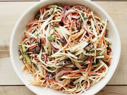 Foto Kohlrabi Coleslaw cu brânză albastră