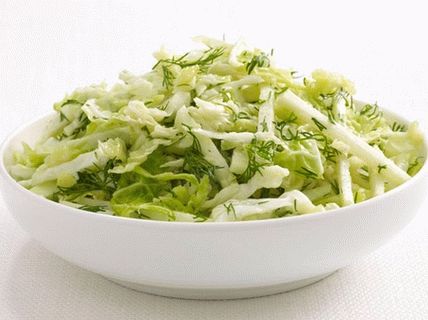 Salată de varză Kohlrabi și Savoy