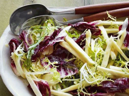 Salată de rădăcină de țelină foto