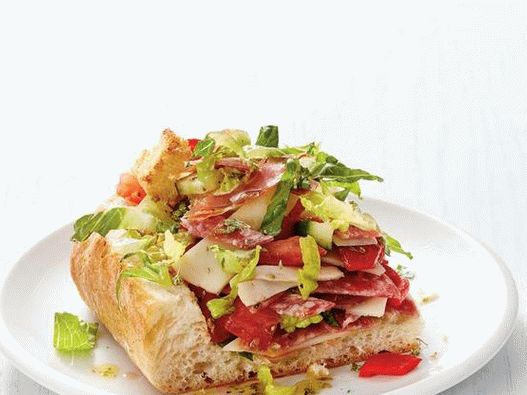 Foto salată panzanella într-un bol de pâine