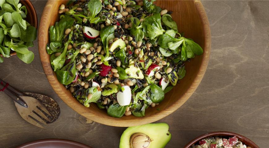  " ></p>
<ul>
<li>
<p>Timp de gătit </p>
<div id="toc_container" class="no_bullets"><p class="toc_title">Contents</p><ul class="toc_list"><ul><li><ul><li><a href="#15_min"><span class="toc_number toc_depth_3">0.0.1</span> 15 min </a></li><li><a href="#Fel_de_mancare_simpla"><span class="toc_number toc_depth_3">0.0.2</span> Fel de mâncare simplă </a></li><li><a href="#145kcal"><span class="toc_number toc_depth_3">0.0.3</span> 145kcal </a></li><li><a href="#5_din_5"><span class="toc_number toc_depth_3">0.0.4</span> 5 din 5 </a></li><li><a href="#reteta"><span class="toc_number toc_depth_3">0.0.5</span> rețetă </a></li></ul></li><li><a href="#Hai_sa_incepem"><span class="toc_number toc_depth_2">0.1</span> Hai să începem! </a></li></ul></li><li><a href="#Ingredientele"><span class="toc_number toc_depth_1">1</span> Ingredientele </a><ul><li><a href="#O_treaba_grozava"><span class="toc_number toc_depth_2">1.1</span> O treabă grozavă </a></li></ul></li><li><a href="#pasi"><span class="toc_number toc_depth_1">2</span> pași </a><ul><li><ul><li><ul><li><a href="#Cuvinte_cheie"><span class="toc_number toc_depth_4">2.0.0.1</span> Cuvinte cheie: </a></li></ul></li></ul></li></ul></li></ul></div>
<h4><span id="15_min"><time>15 min </time></span></h4>
</li>
<li>Dificultate la rețetă<br />
<h4><span id="Fel_de_mancare_simpla">Fel de mâncare simplă </span></h4>
</li>
<li>Valoarea energetică<br />
<h4><span id="145kcal">145kcal </span></h4>
</li>
<li>evaluare<br />
<h4><span id="5_din_5">5 din 5 </span></h4>
</li>
<li>
<h4><span id="reteta">rețetă </span></h4>
</li>
</ul>
<p>Salată sănătoasă și gustoasă, nimic mai mult.  Îl puteți găti acasă ca o cină completă. </p>
<h3><span id="Hai_sa_incepem">Hai să începem! </span></h3>
<h2><span id="Ingredientele">Ingredientele </span></h2>
<p>0/10 ingrediente </p>
<ul>
<li><label>1,5 suc de lamaie </label></li>
<li><label>1 avocado copt mare </label></li>
<li><label>200 g orez sălbatic fiert </label></li>
<li><label>buchet mic de ceapă verde </label></li>
<li><label>6-7 ridichi </label></li>
<li><label>200 g fasole albă fiartă </label></li>
<li><label>3-4 lingurițe.  l.  ulei de măsline extravirgin fecioară ” </label></li>
<li><label>un vârf de fulgi de chili </label></li>
<li><label>sare </label></li>
<li><label>mână mare de creștere de apă </label></li>
</ul>
<p>5 из 5 1 <time>15 мин</time><time>15 мин</time> 145</p>
<h3><span id="O_treaba_grozava">O treabă grozavă </span></h3>
<p>Buna pofta, sper sa te distrezi cu noi! </p>
<h2><span id="pasi">pași </span></h2>
<p>Pași făcuți: 0/0 </p>
<ol>
<li>Coji și coji avocado.  Tăiați gros și se aruncă cu suc de lămâie. <img src="/wp-content/uploads/images/salat_s_dikim_risom_i_avokado_foo_2.jpg"alt=