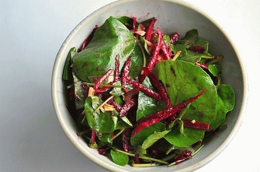 Salată foto cu legume rădăcinoase și mere