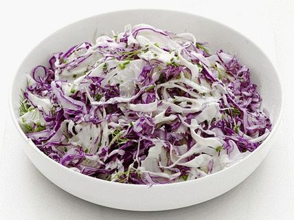 Salată foto cu varză roșie și fenicul