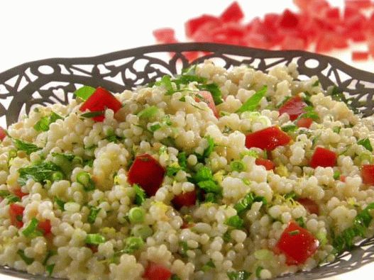 Fotografii cu salată israeliană de cuscus Taboulet
