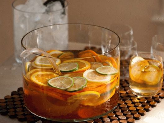 Foto Sangria din vin alb