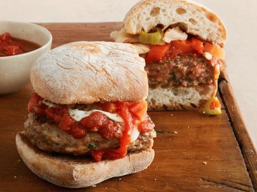Sandwich pentru carne cu brânză foto
