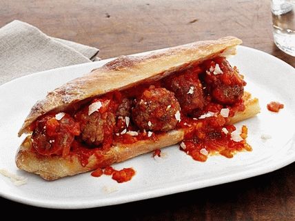 Sandwich-uri cu carne  title=