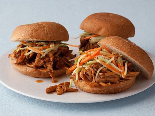Sandwich-uri foto cu carne de porc ruptă instant