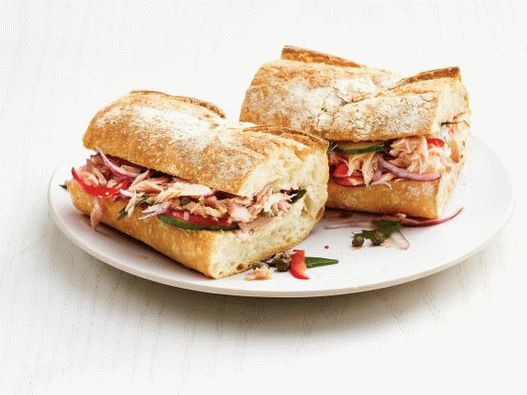 Sandwich-uri foto cu ton și capere