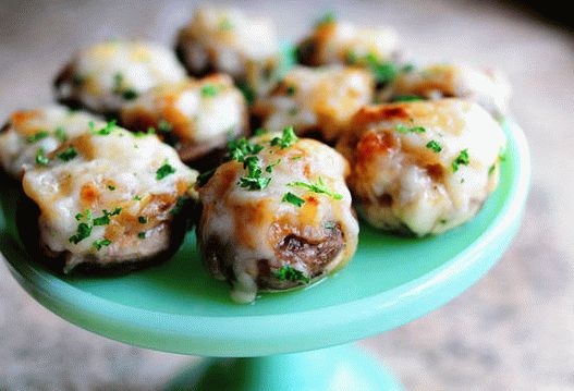 Fotografie cu Champignons umplute cu supă de ceapă franceză