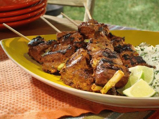 Fotografie de frigarui de miel la grătar în stil tandoori