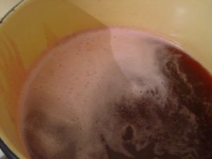  " ></li>
<li>Se răcește masa, apoi se bate cu un mixer pentru aproximativ 40 de secunde. <img src="/wp-content/uploads/images/sherbet_iz_mandarinov_foo_4.jpg" alt=