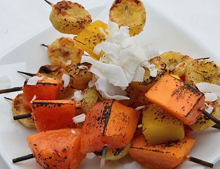 Foto de Papaya Shish Kebab cu sos de ciocolată